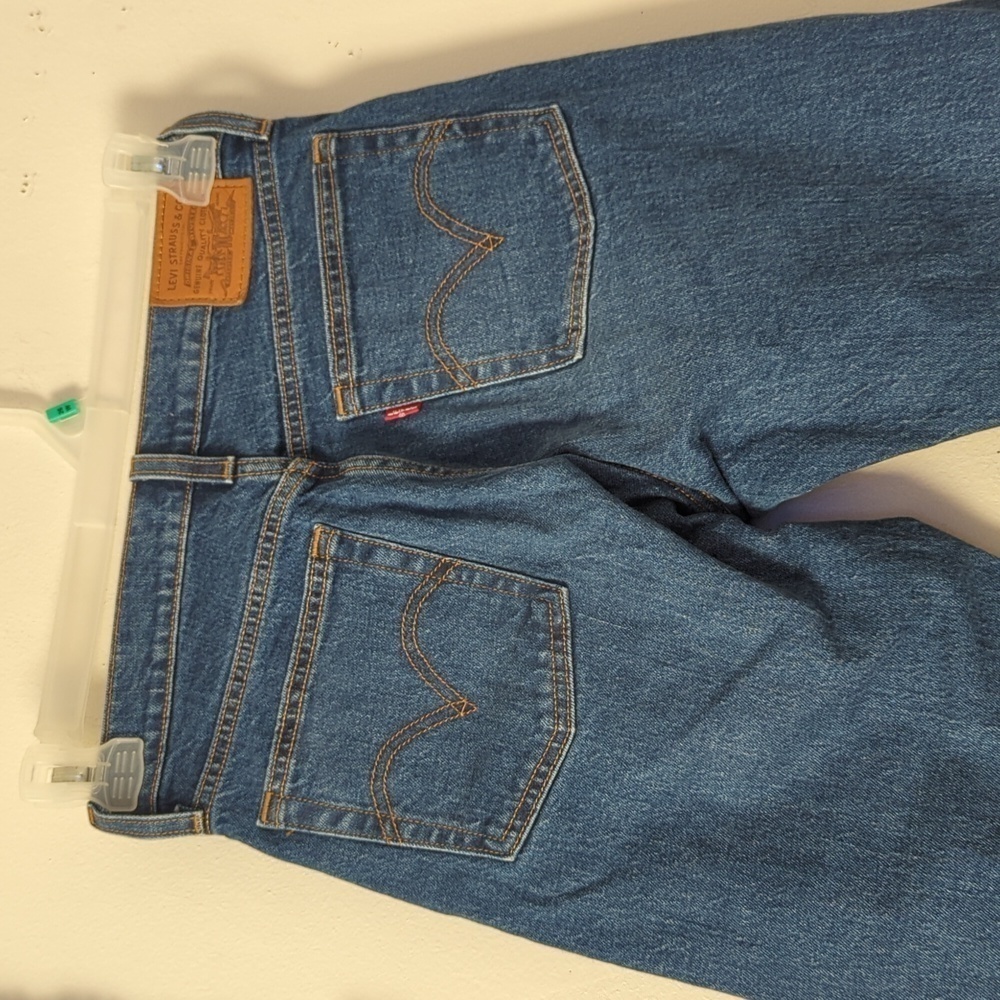Levi's Women's Wedgie Fit Jeans - Picture 6 of 12